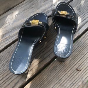 Tory Burch patent leather platform sandals size 8M